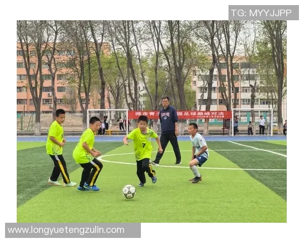 笼式足球球星的拼搏故事与热血竞技场上的非凡魅力展现