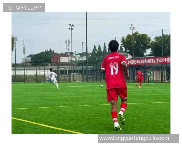 从逆境到荣耀 坎坷足球之路见证坚韧与梦想的力量