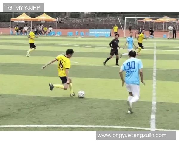 华丽球星闪耀绿茵舞台展现极致技巧与激情燃动足球世界